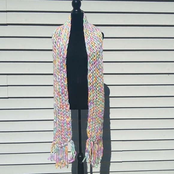 Multi-color scarf - Picture 1 of 4